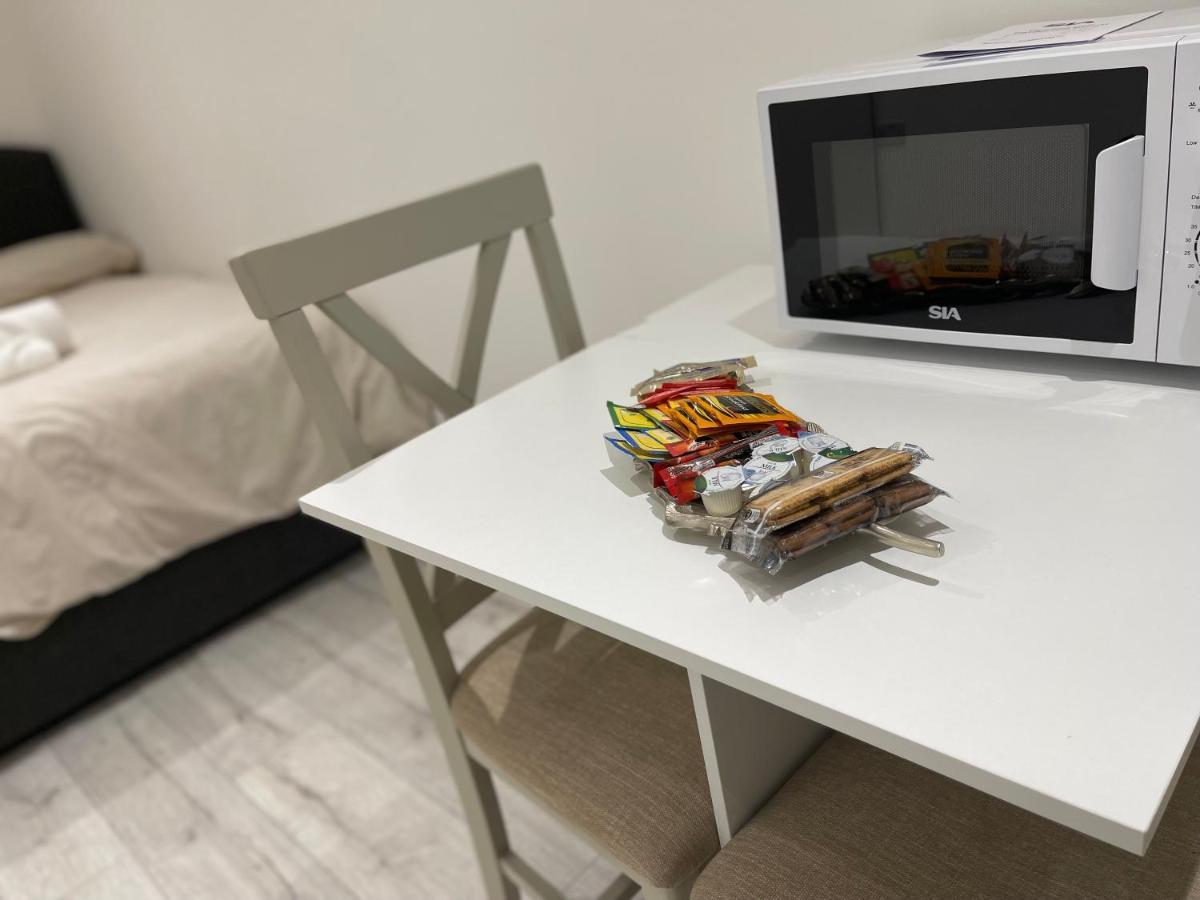 Studio Room Next To Gatwick Кролей Экстерьер фото