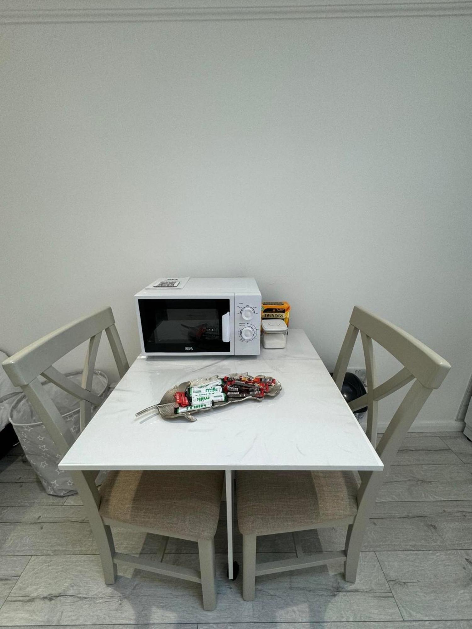 Studio Room Next To Gatwick Кролей Экстерьер фото